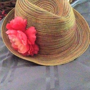 NWOT Women's fedora with flower